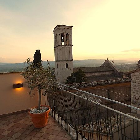 Апартаменти Scappo In Umbria, La Casa Di Eude Ассізі Екстер'єр фото